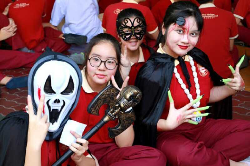 Cách hóa trang halloween đơn giản cho học sinh nên tham khảo