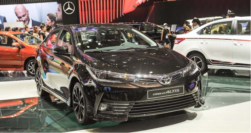 gia xe toyota altis 2017